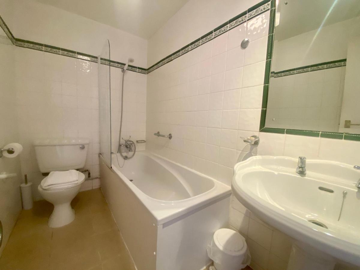 Oyo Diamond Hotel Eastbourne Zewnętrze zdjęcie