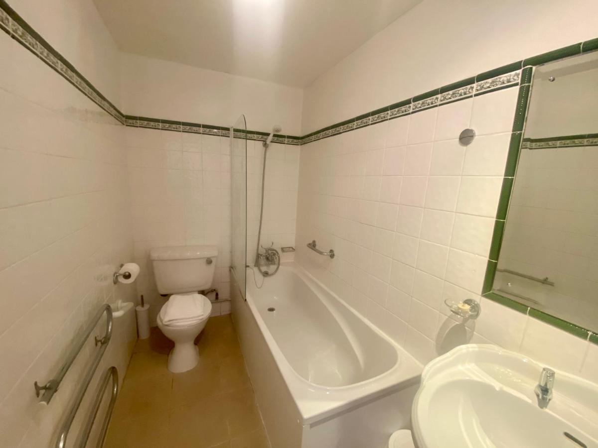 Oyo Diamond Hotel Eastbourne Zewnętrze zdjęcie